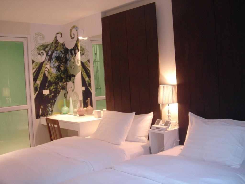 Seven Hotel Bangkok Exterior photo