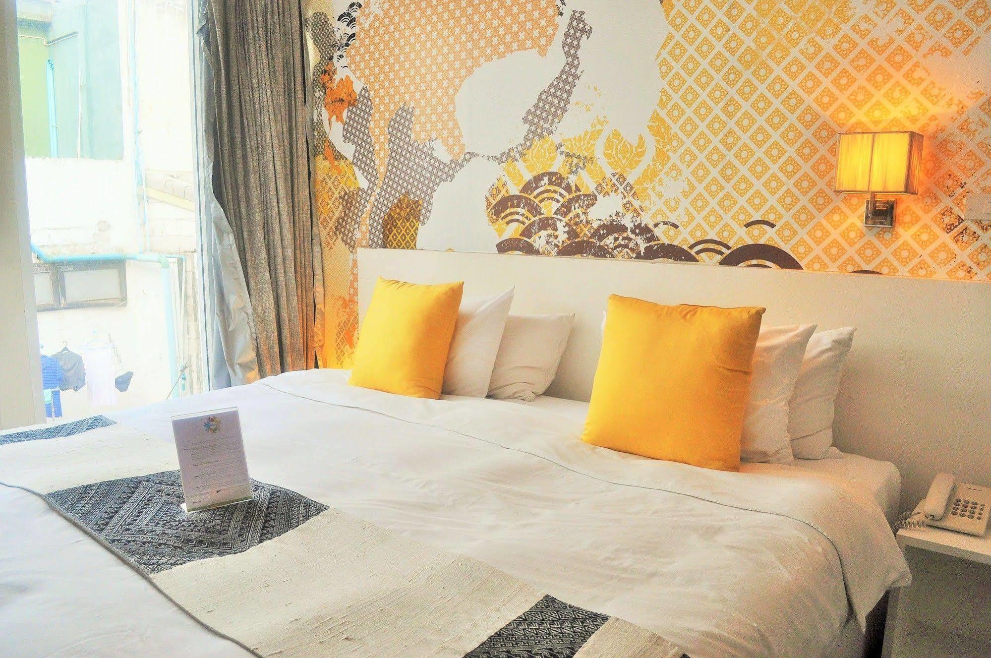 Seven Hotel Bangkok Exterior photo